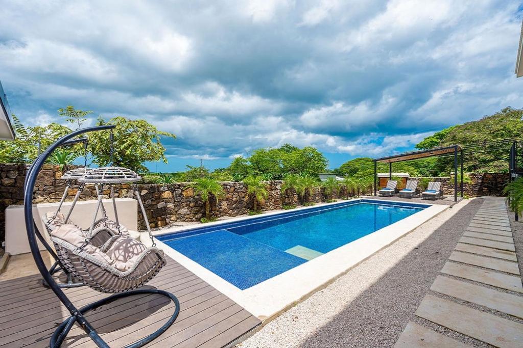 Tamarindo Beach, Prime Location, Fantastic Watersalt Pool & Cold Plunge, Family & Friends Exterior photo