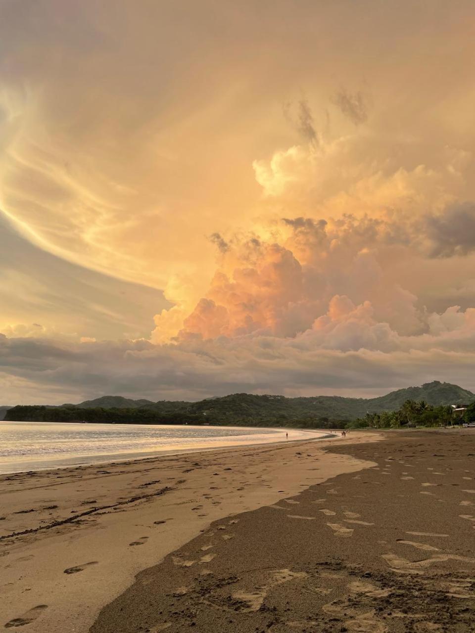 Tamarindo Beach, Prime Location, Fantastic Watersalt Pool & Cold Plunge, Family & Friends Exterior photo